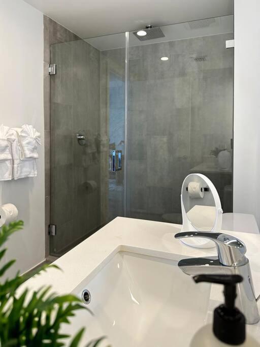 Downtown Miami 2 Br-Sleeps 6- 1-Kingbed, Sofabed Apartment Exterior photo