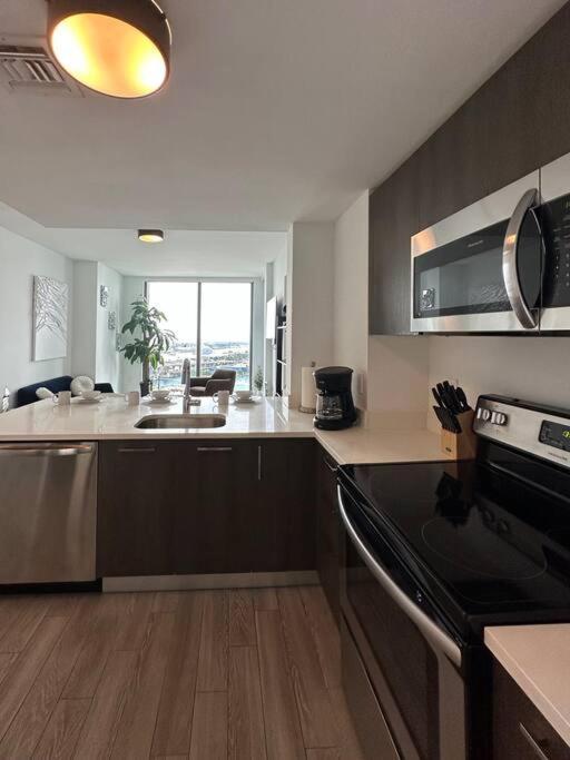 Downtown Miami 2 Br-Sleeps 6- 1-Kingbed, Sofabed Apartment Exterior photo